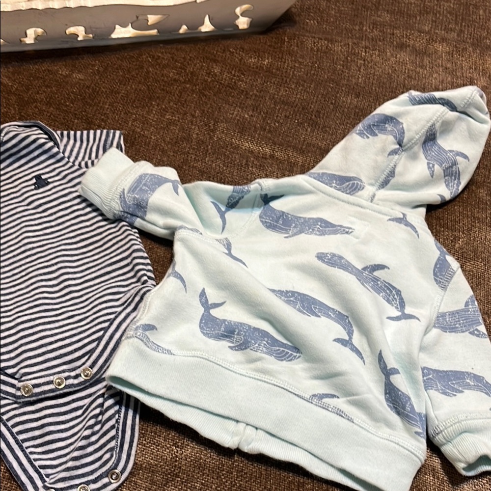 Baby GAP Blue Striped Onesie & Whale Print Cozy Hoodie- Size 0-3 Months - Picture 6 of 6